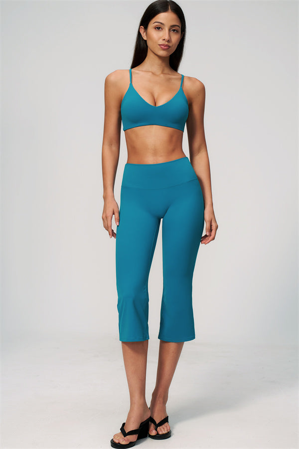 The Zura Sports Bra Capri Leggings 2-Piece Set